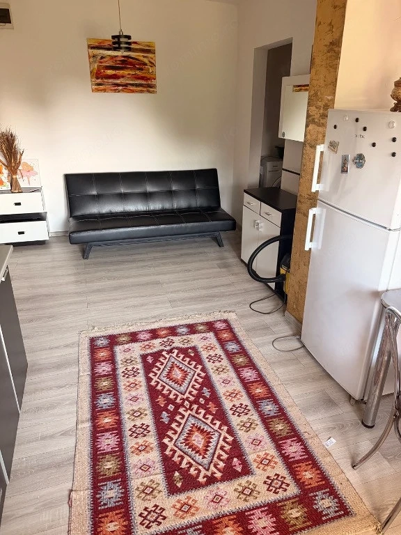 Închiriez apartament 2 camere langa Iulius mall