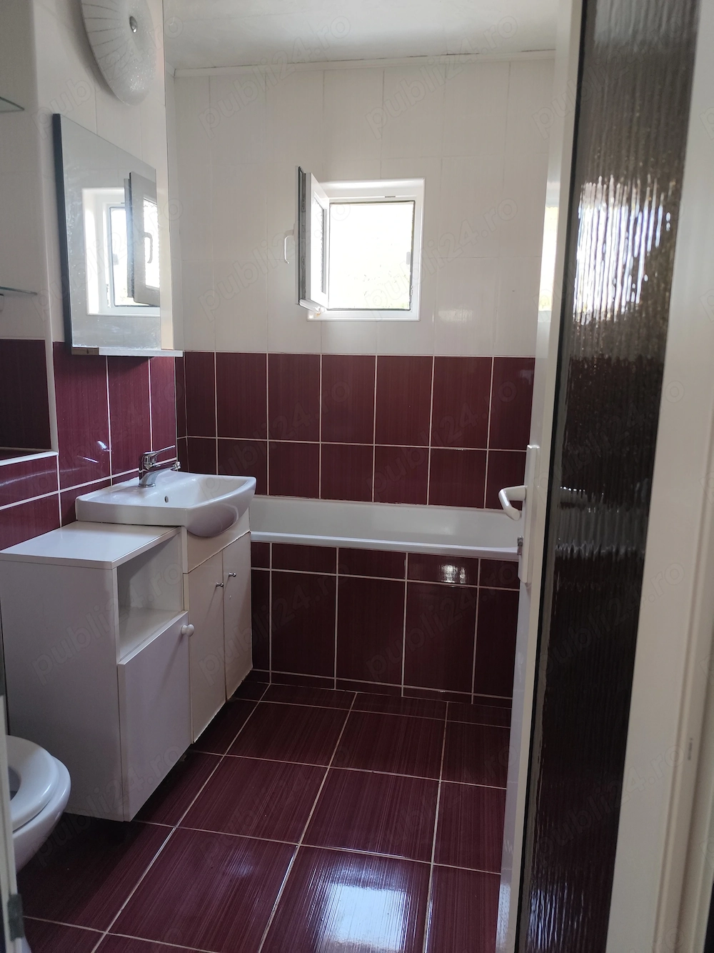 Inchiriez apartament 2 camere