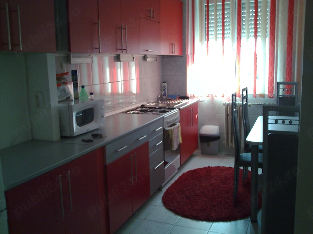 Persoana Fizica dau in chirie ap 2 cam etaj 2 ultracentral ORADEA Bihor