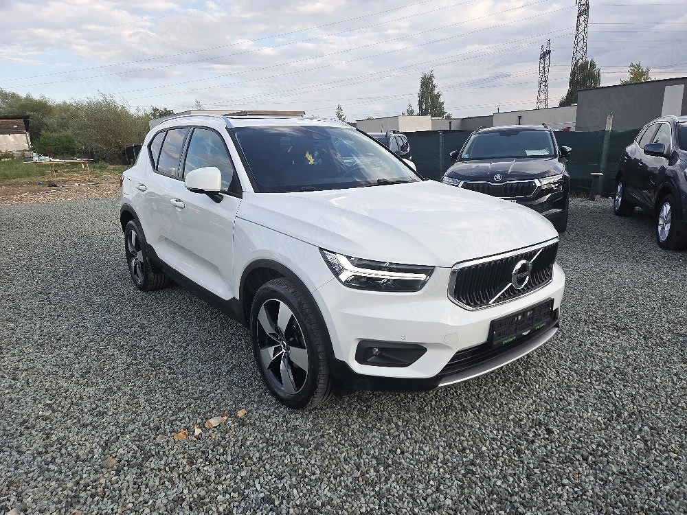 Volvo XC40 motor 2000 150 cp panoramic,piele,camera etc