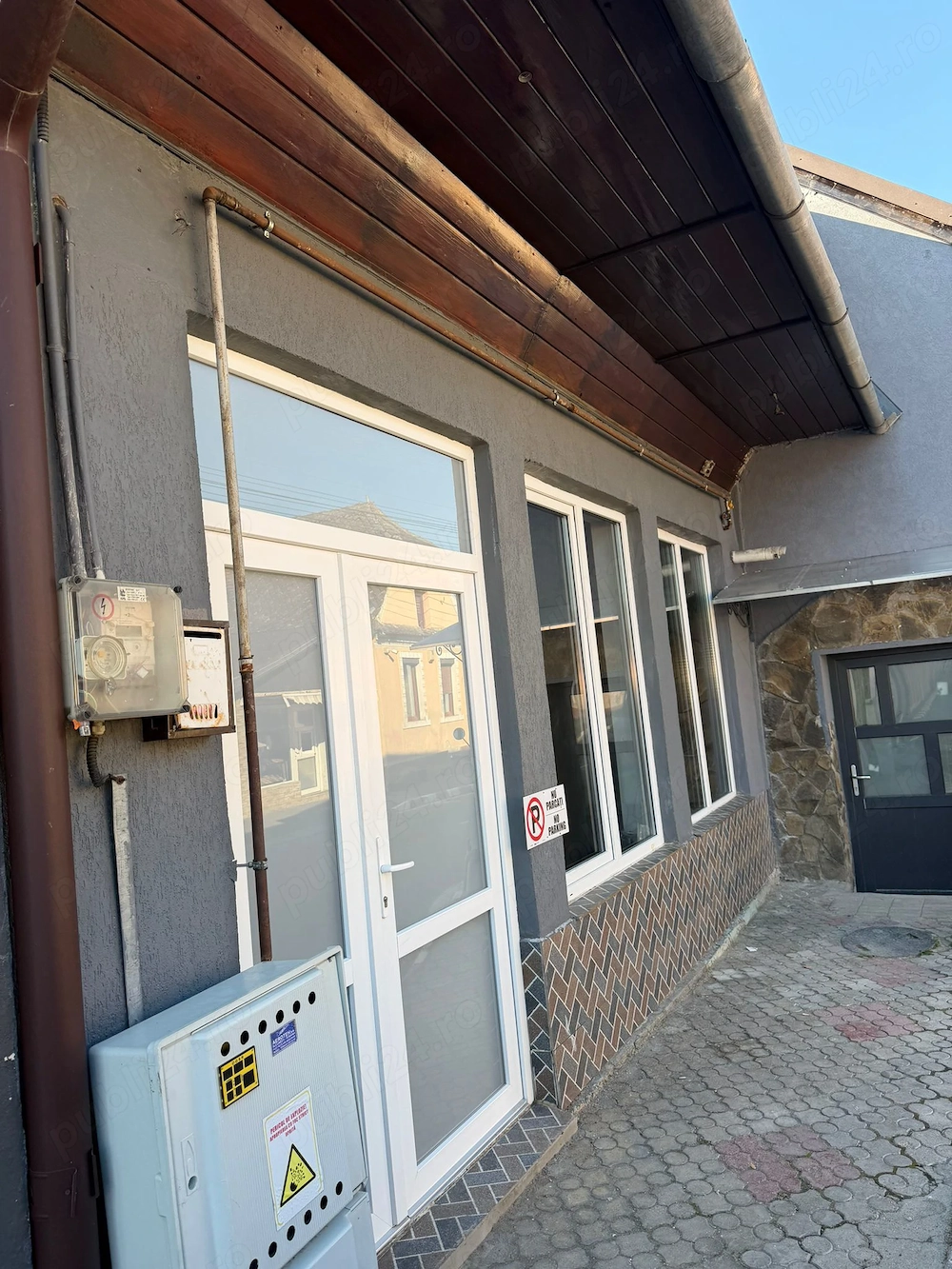 Spatiu 171 mp2 de INCHIRIAT-Codlea strada 9 mai nr 2,2300 euro pe luna