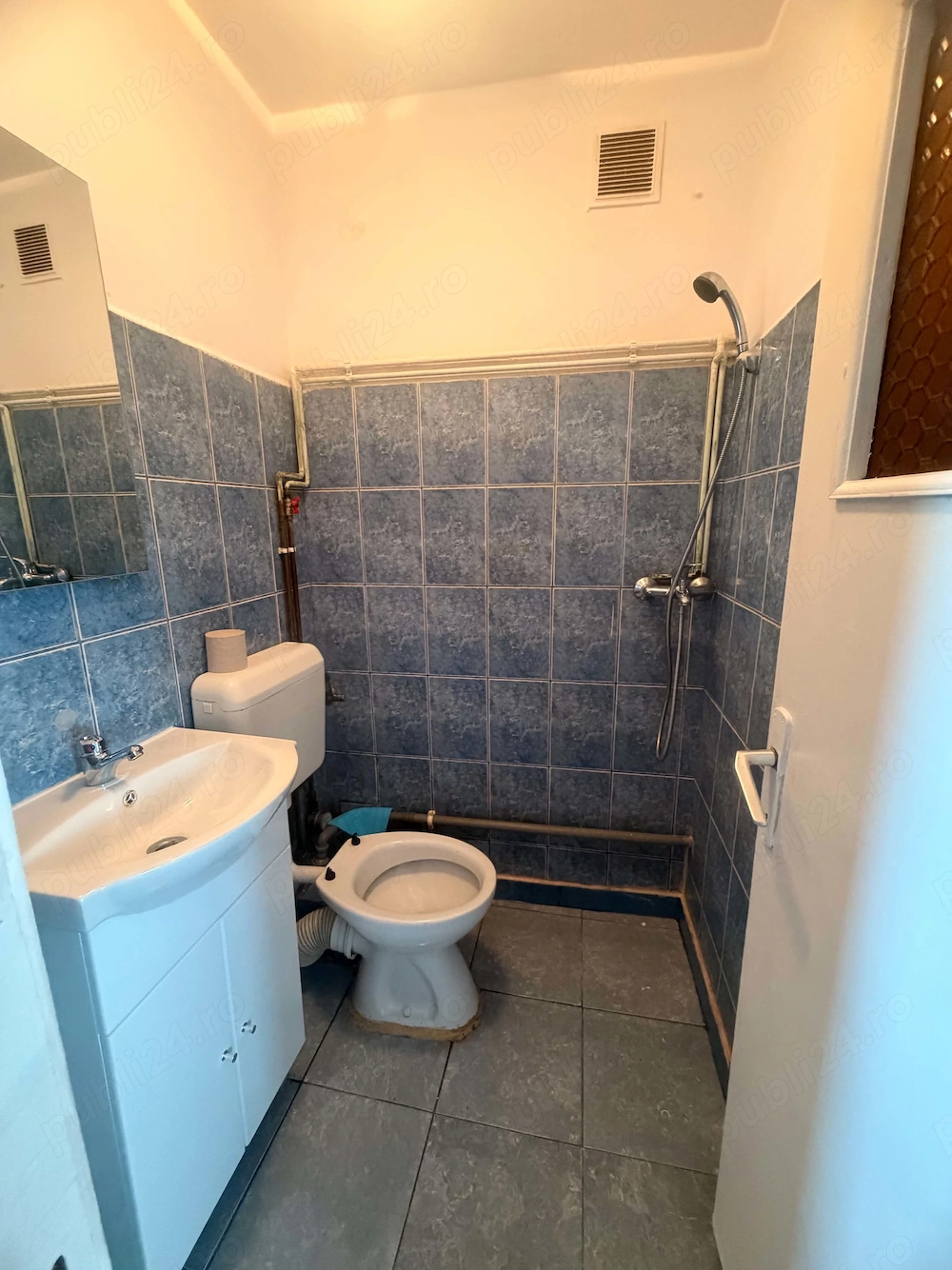 Proprietar inchiriez garsoniera ideal pentru elevi studenți