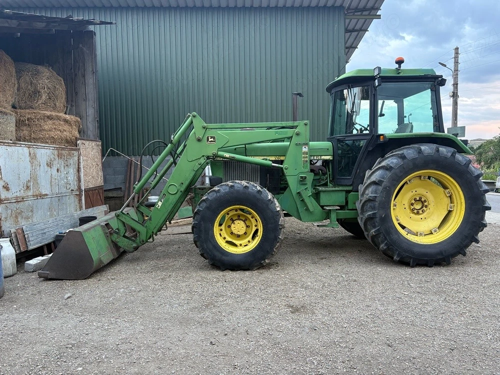 tractor John Deere 3650