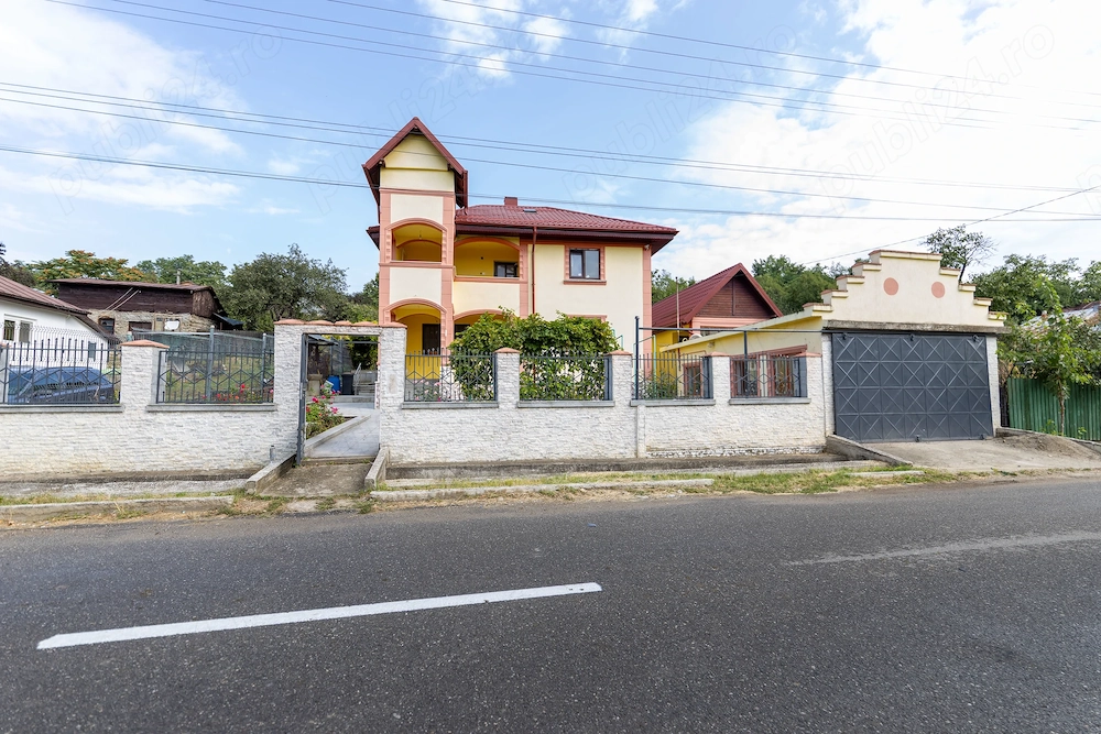 Casa de vânzare