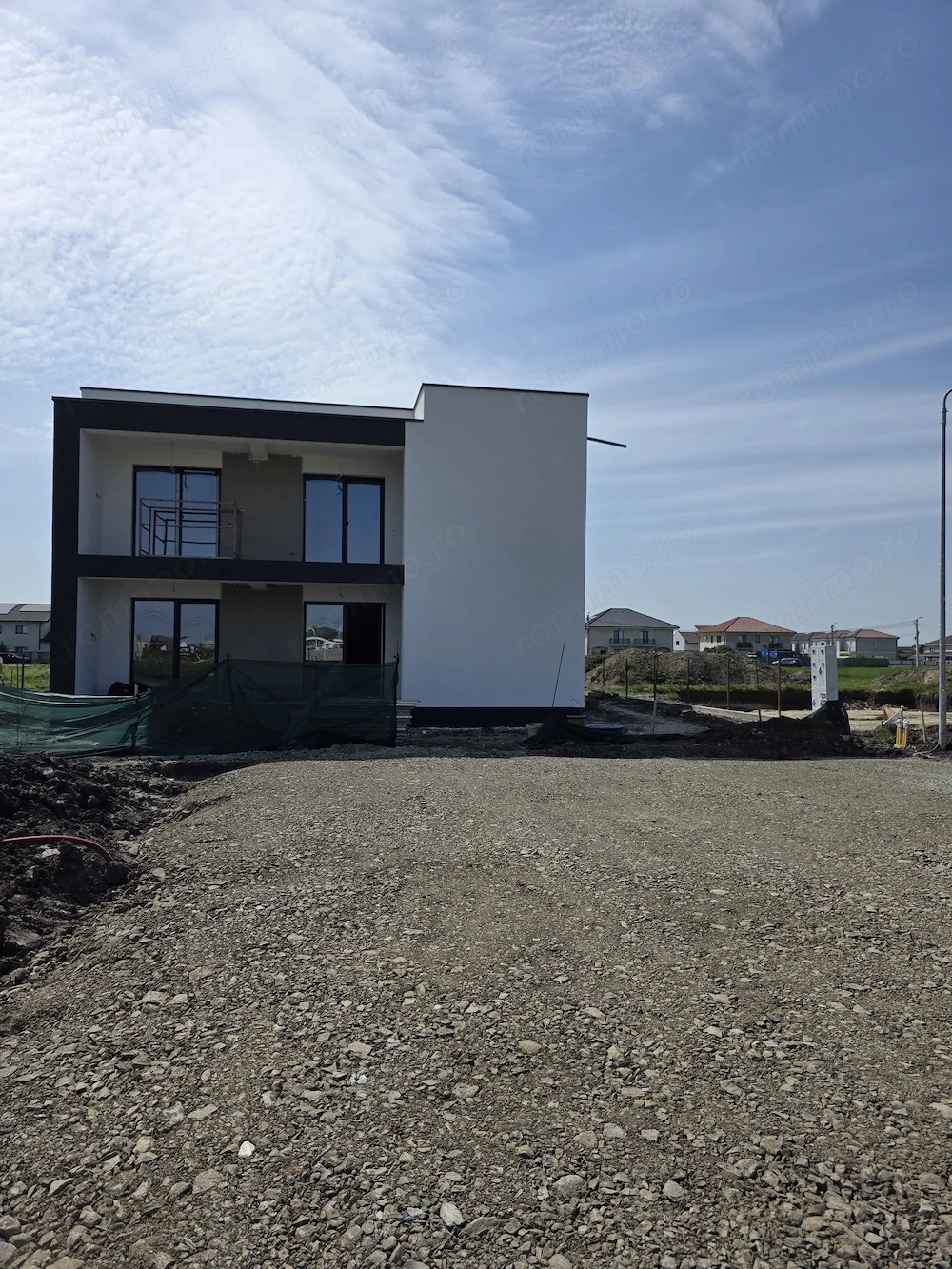 Mosnita 73 mp +300 MP gradina