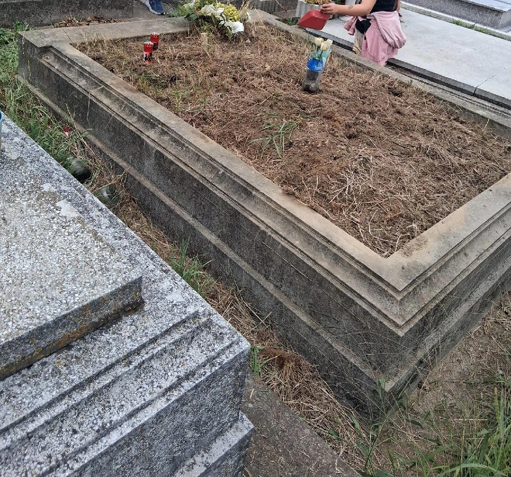  Loc de veci de familie   Cimitirul Reformat Reghin