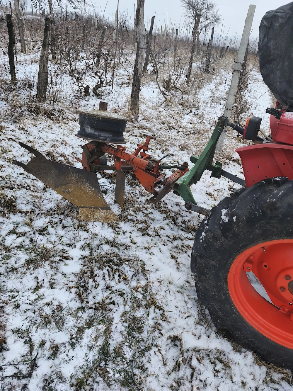 Tractor fiat 215 in stare foarte buna.