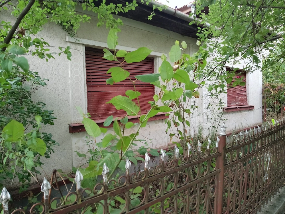 Casa de vânzare + teren