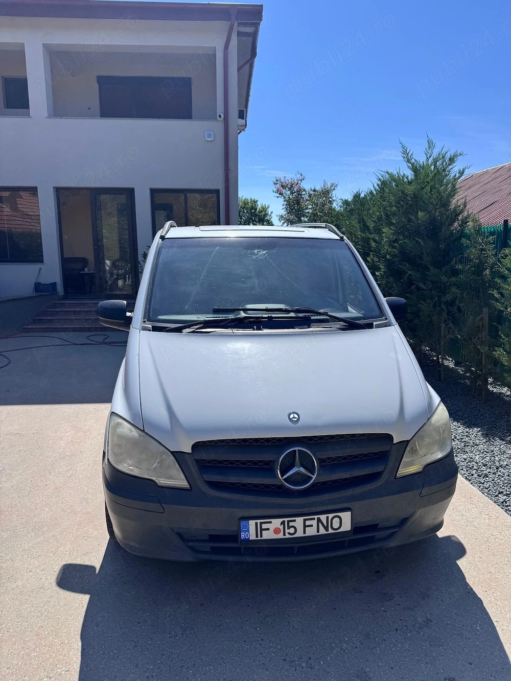 Vând Furgon mercedes
