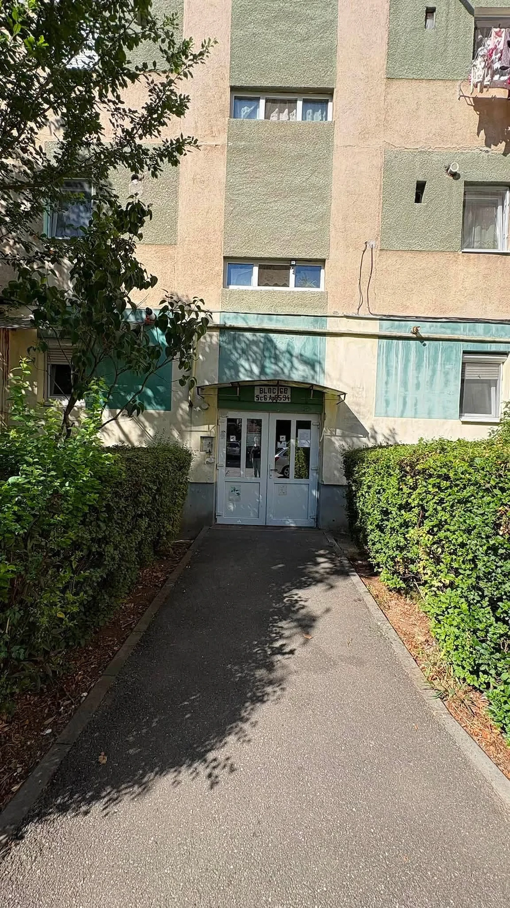 Apartament cu 3 camere parter