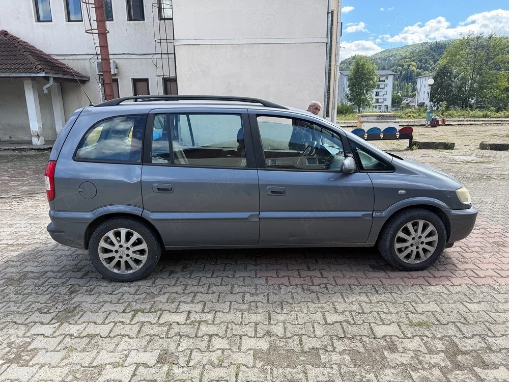 se vinde opel zafira 