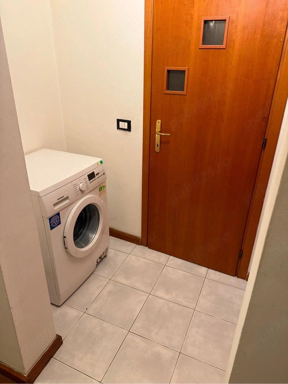 De închiriat apartament cu 2 camere, spațios și complet mobilat, situat la etajul 10 într-o zonă exc