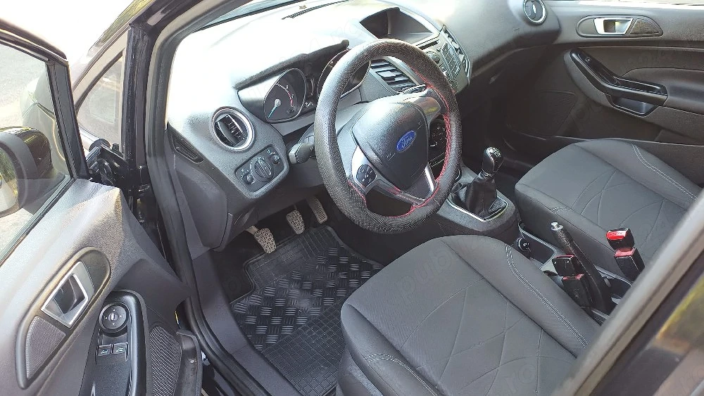 Vând Ford Fiesta 1.0 benzina ,euro 5 ,an 2014