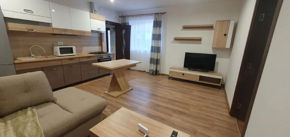 inchiriez apartament cu 2 camere, zona poli 2 