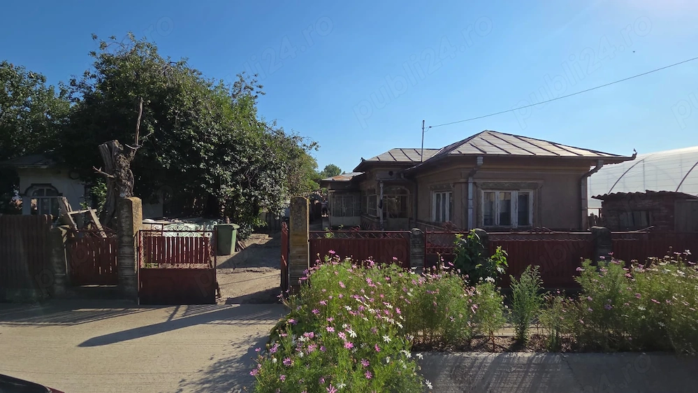 Casa de vanzare .