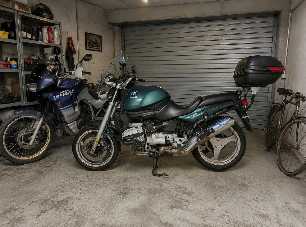 motocicleta bmw cu Abs 