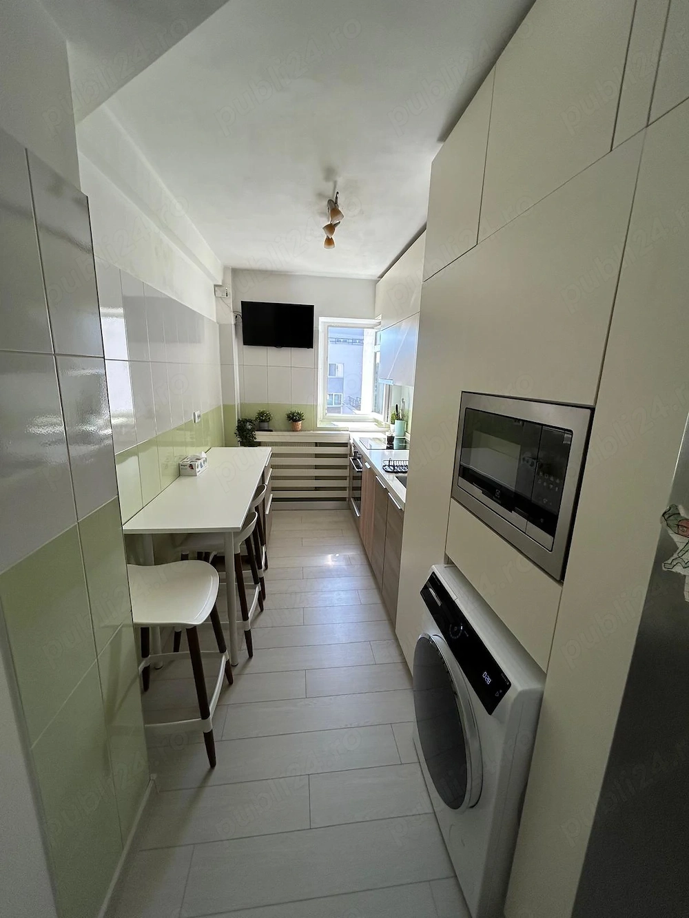 Apartament 3 camere, 70 mp, vizavi de Parcul Tineretului   209.000  , proprietar, exclus agenții