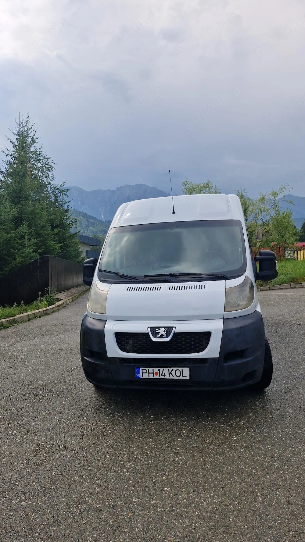 Vând autoutilitara Peugeot Boxer 