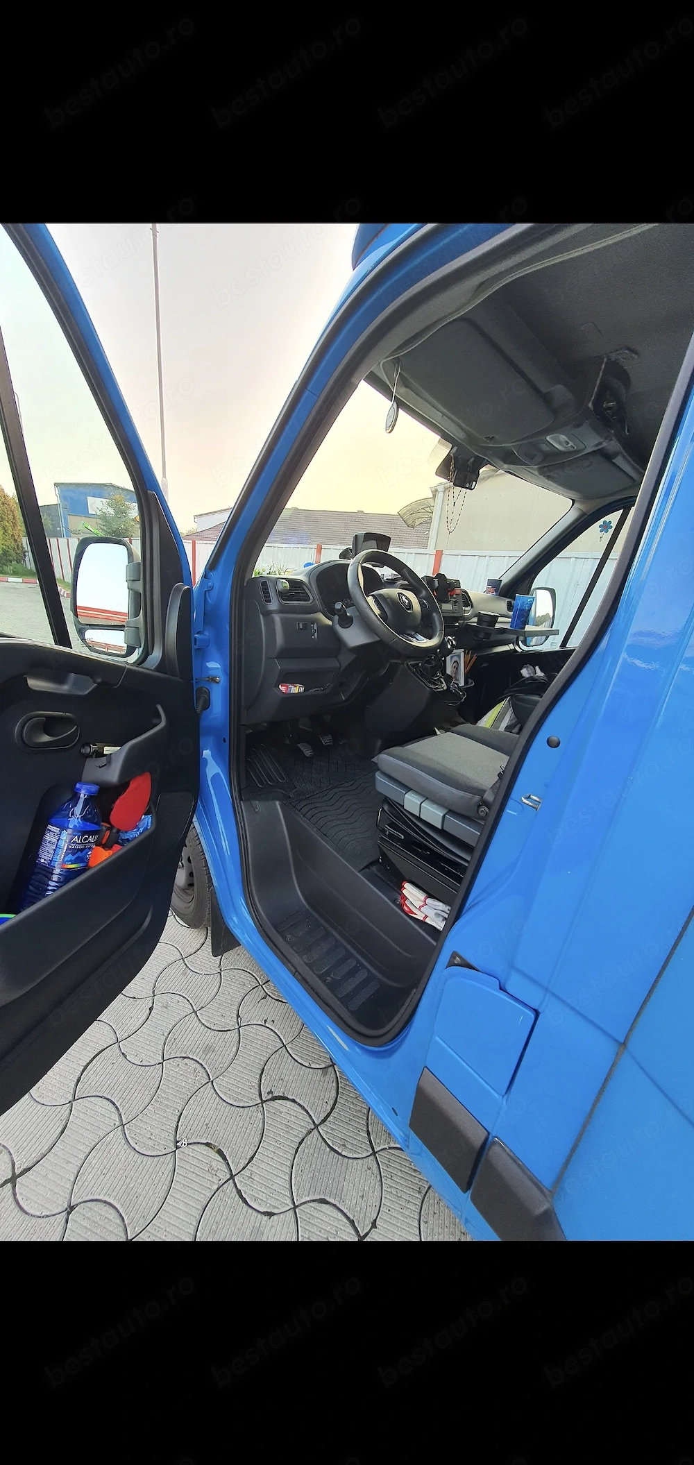 vind Renault Master cu motor nou 