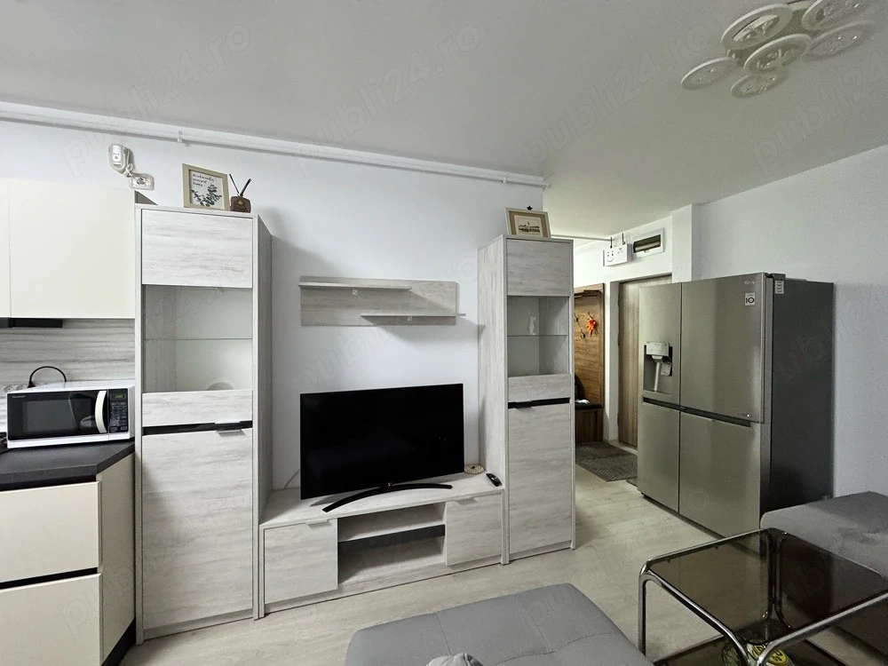 Proprietar inchiriez apartament cu 3 camere, zona Torontalului