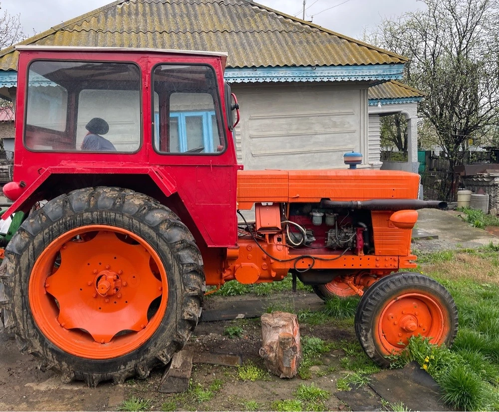 Tractor U  650 