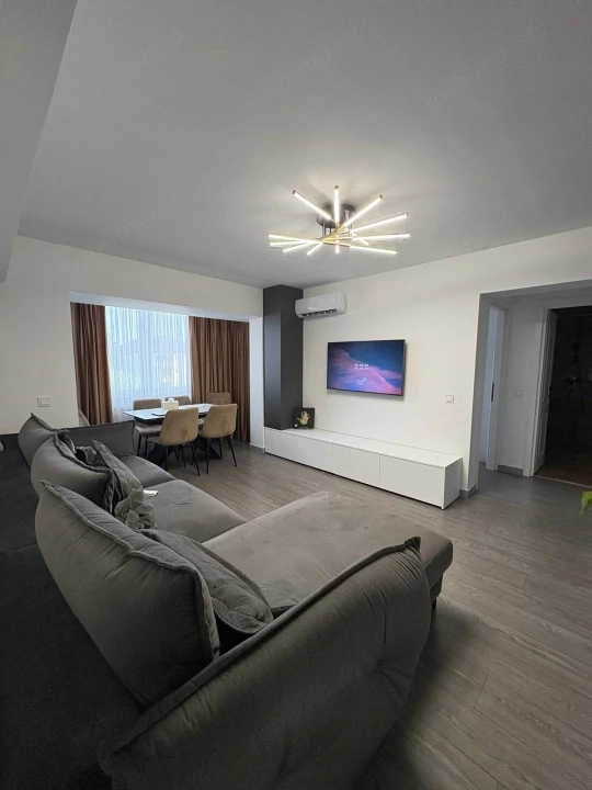 Apartament 3 camere, 53 mp, zona Central
