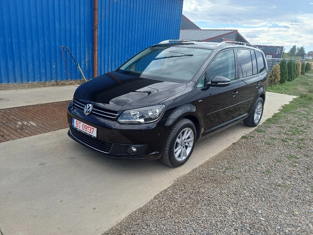 VOLKSWAGEN Touran