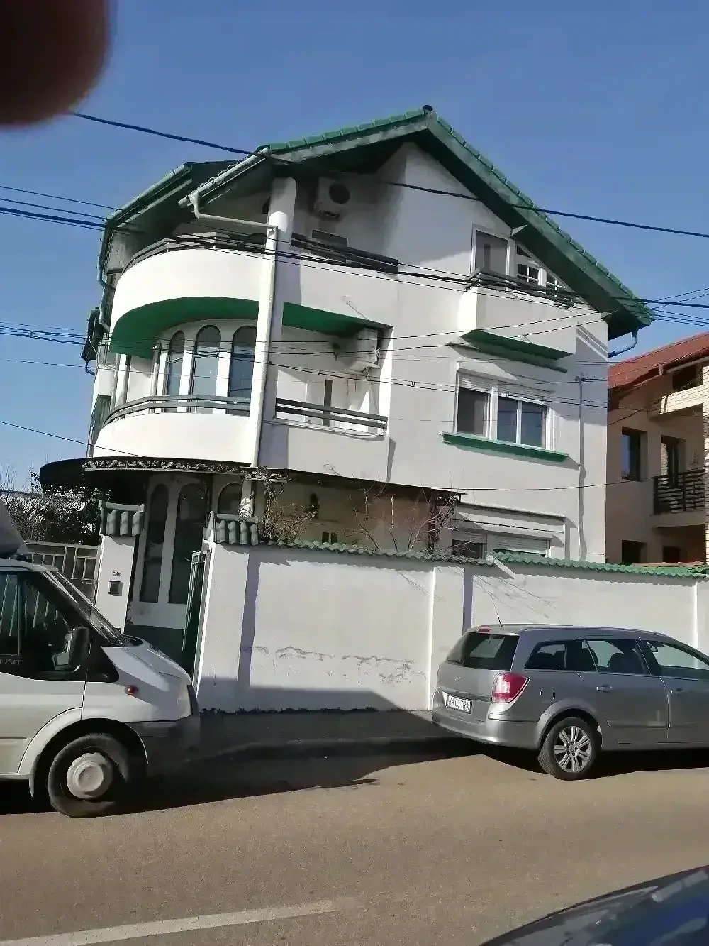 Vand casa parter,etaj,mansarda
