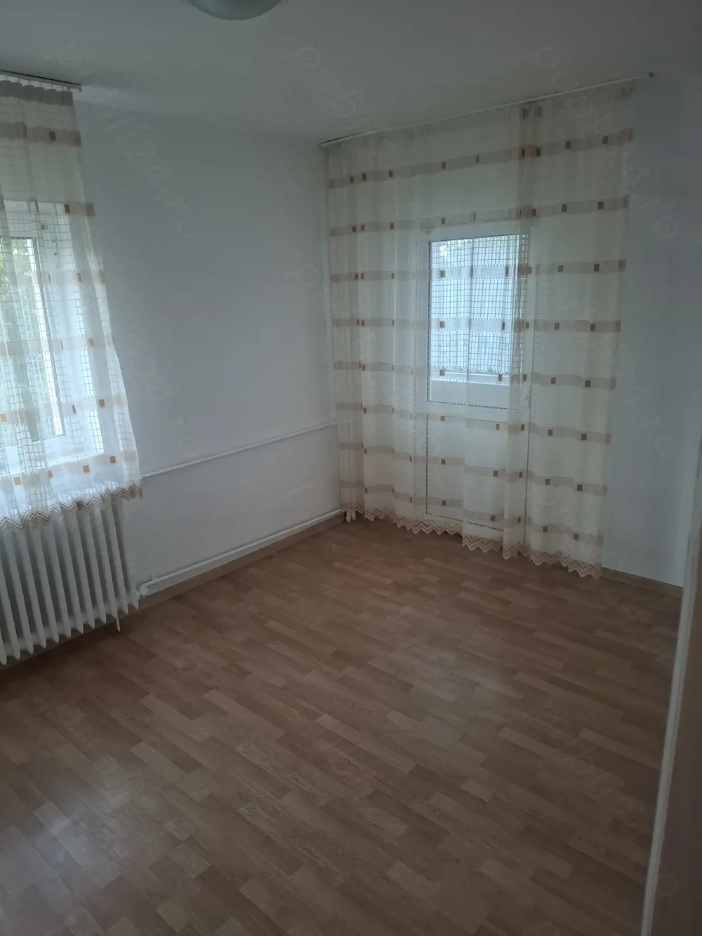 Garsoniera de vanzare strada Lanariei Pitesti Arges