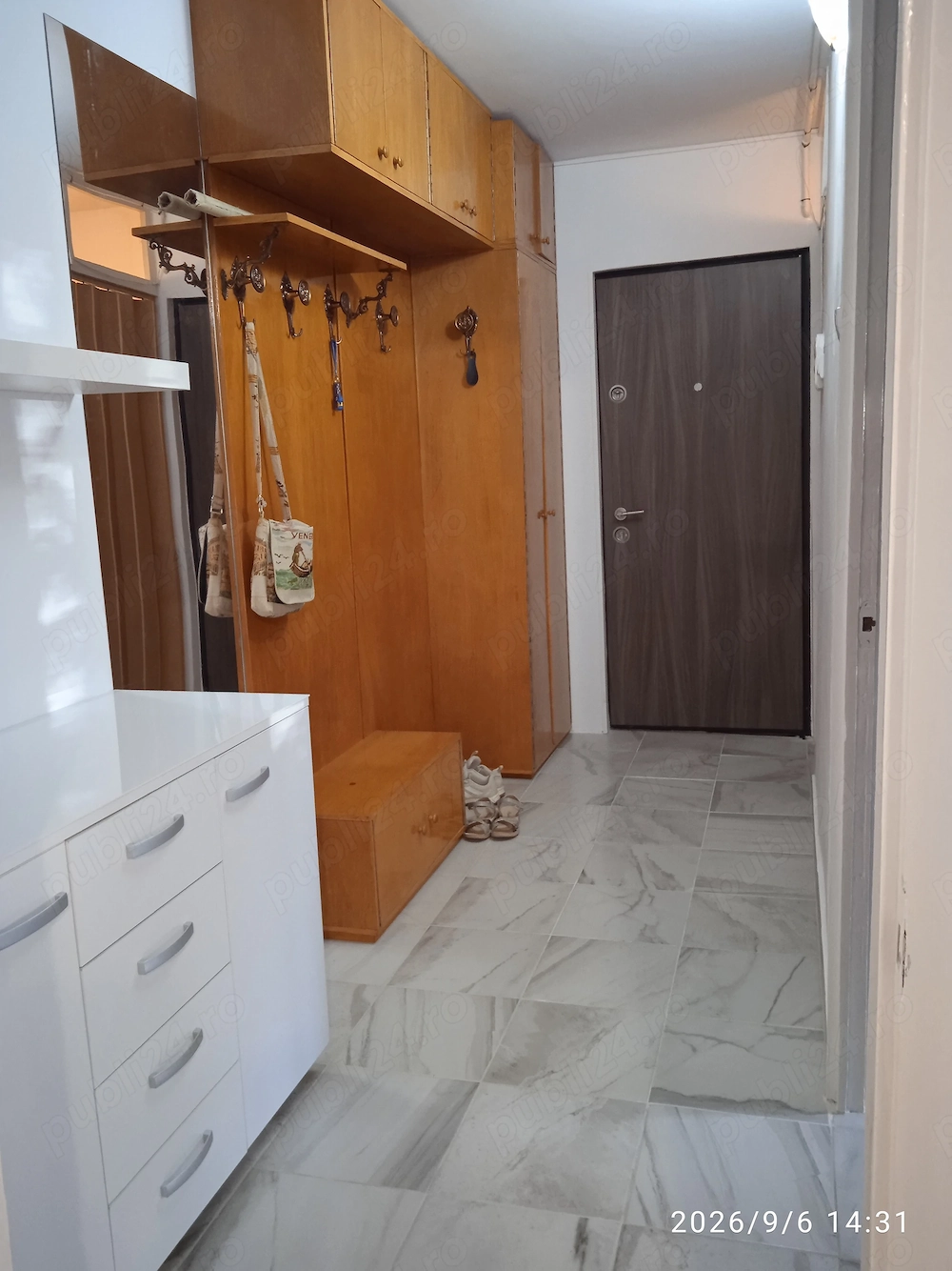 Închiriez ap 2 camere  400 euro Mall Vitan 