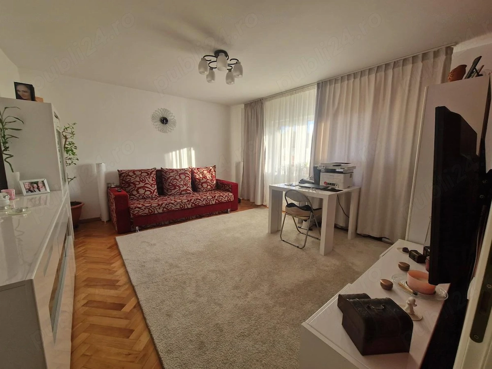 Apartament 3 camere de vanzare