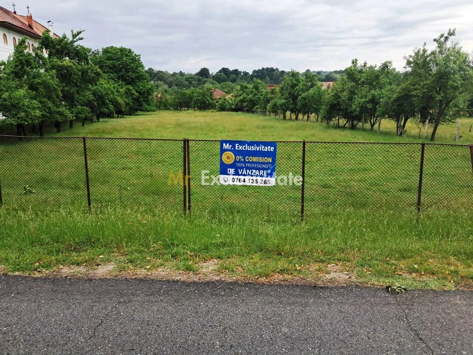 TEREN INTRAVILAN NOVACI