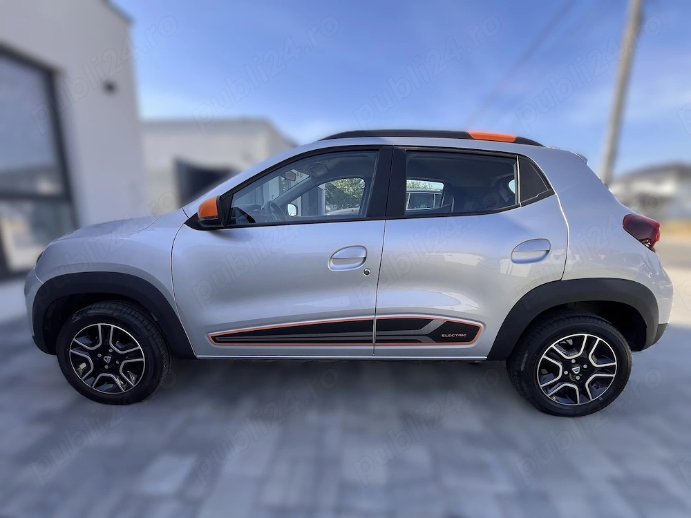 Vând Dacia Spring, înmatriculată în nov. 2022, stare foarte bună, 3052km real, 11000 euro negociabil