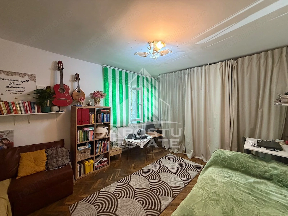 Apartament 2 camere de vanzare, parter, decomandat,Soarelui, Timisoara