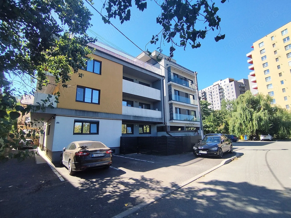 Apartament 3 camere decomandat, bloc nou, curte proprie 30 mp, boxa 25 mp, zona Tineretului 