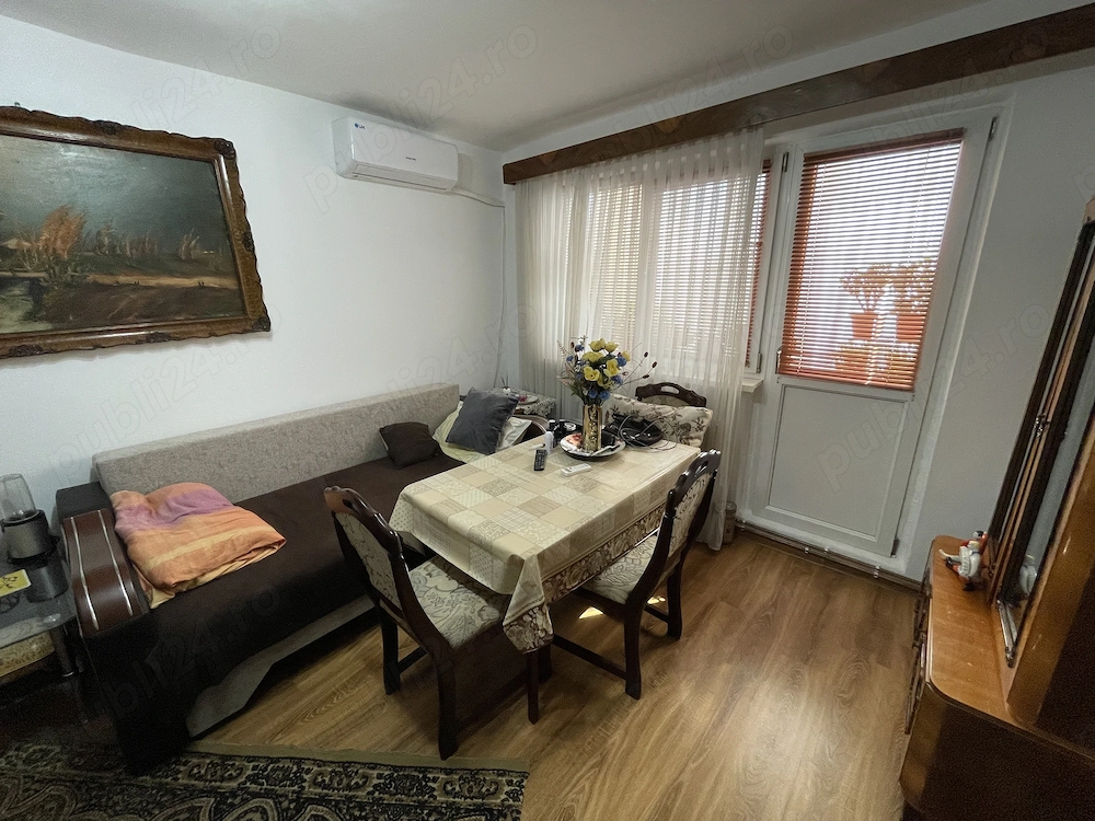 Proprietar, vând apartament cu 3 camere, 57,62 mp, etaj 3, centrală proprie, lângă Parcul Pădurice