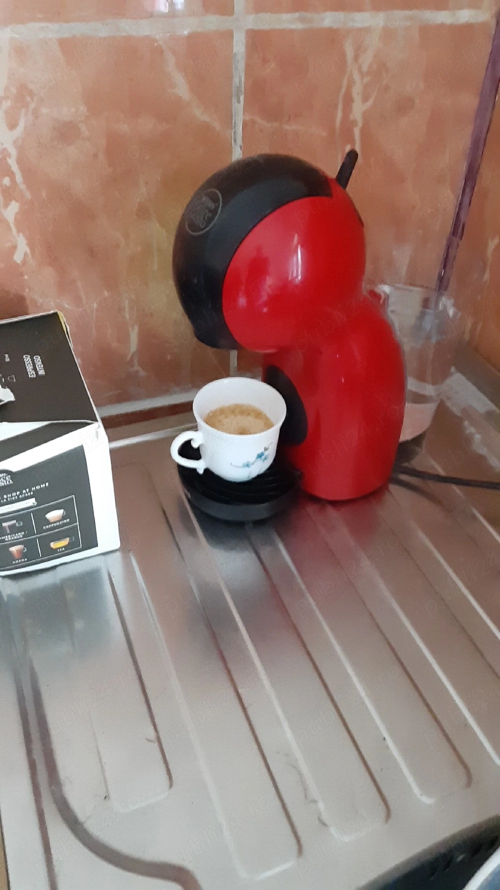 Ofer posibilitatea de a : 1 garsoniera 