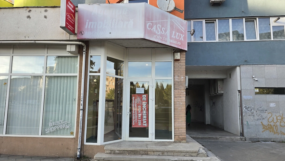 Inchiriez spatiu comercial in Deva, zona ultracentrala (Bld Decebal colt cu I. Maniu), 30 mp