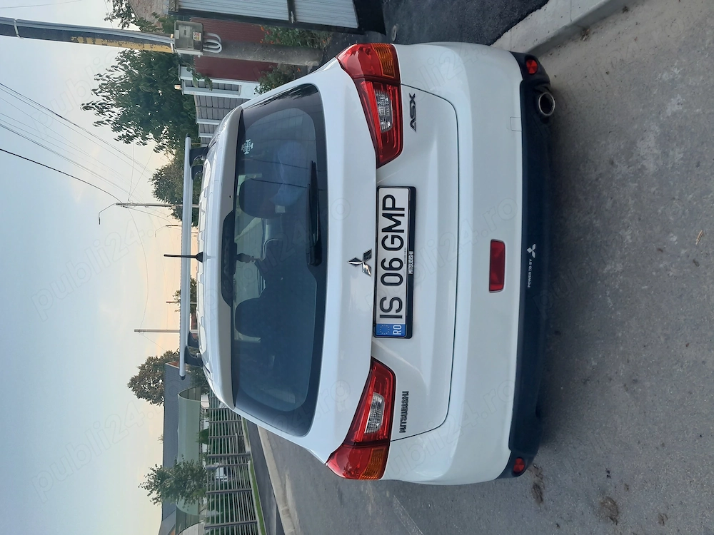 Vând mitsubishi asx 1.6 benzină octombrie 2013