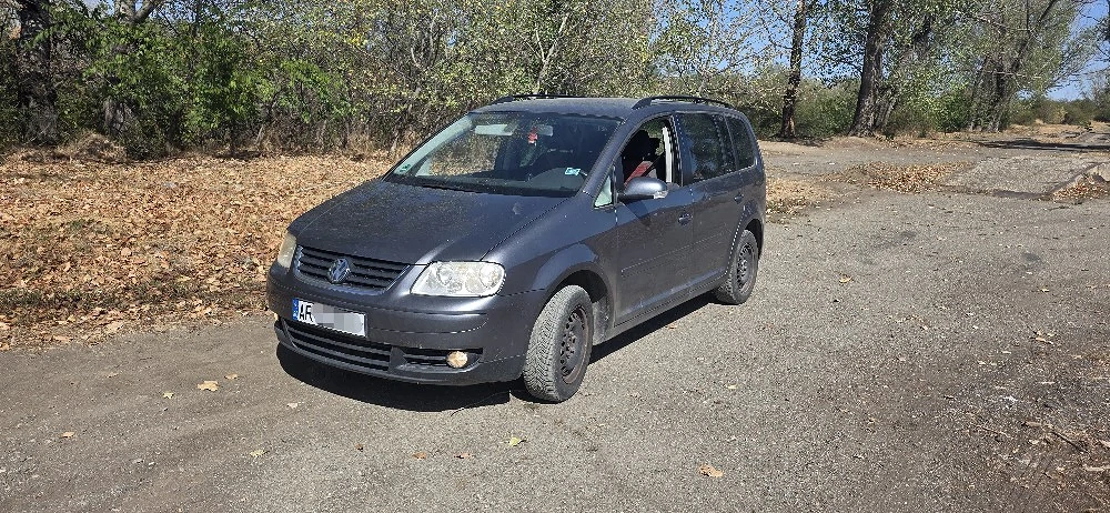 VOLKSWAGEN Touran