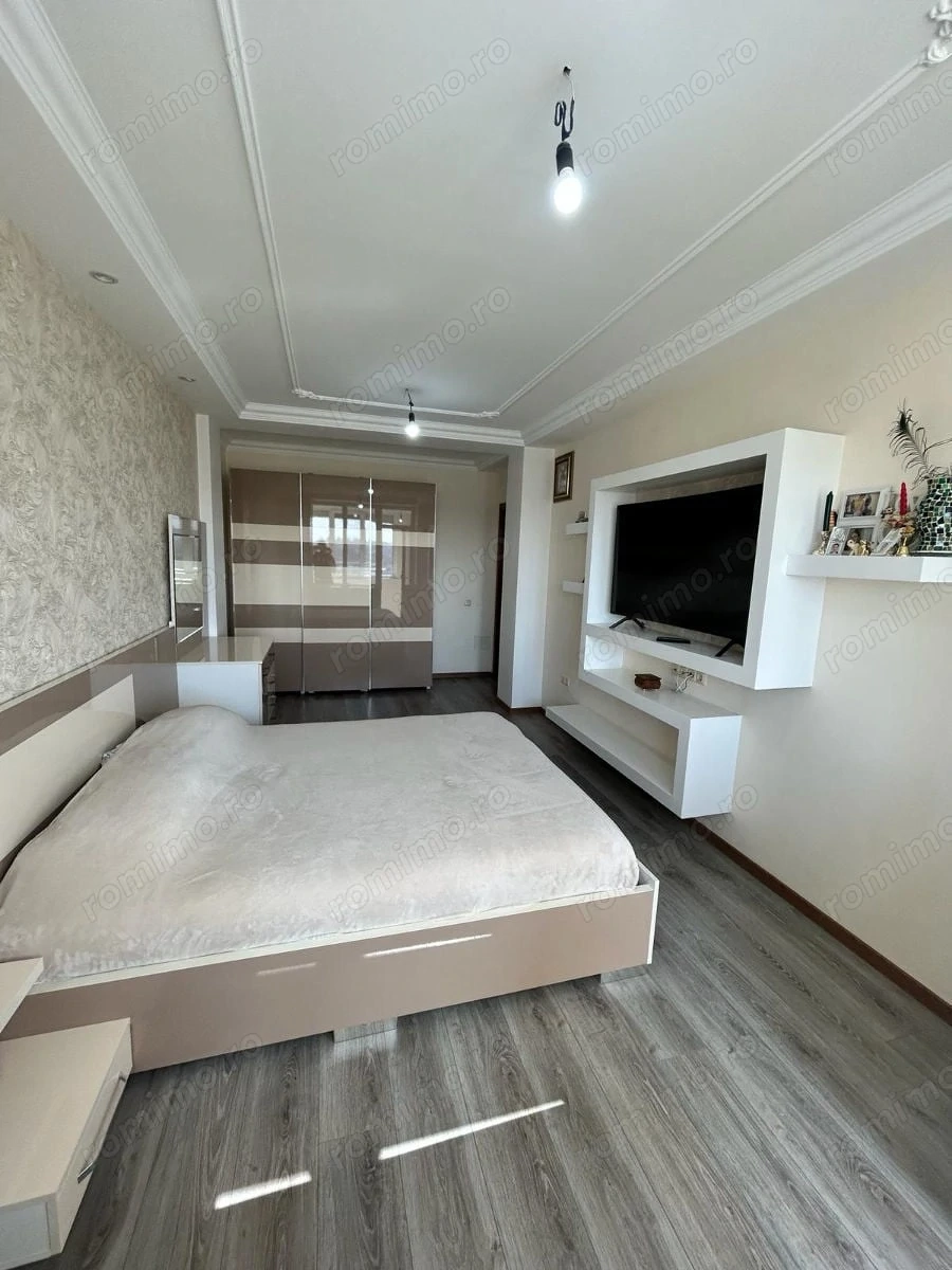 Propun spre inchiriere apartament cu trei camere in zona Crangasi