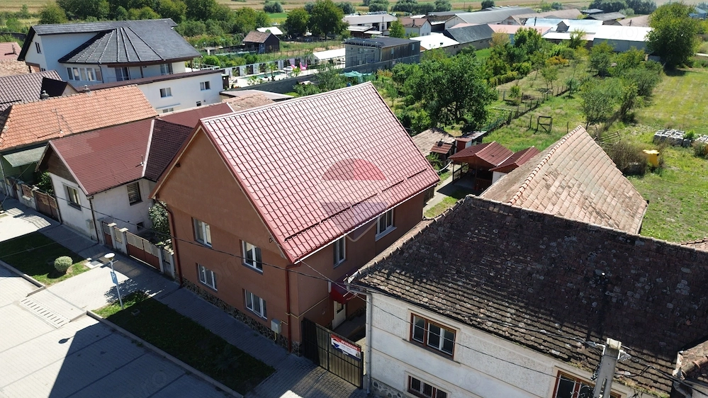 Casă / Vilă cu 5 camere de vânzare