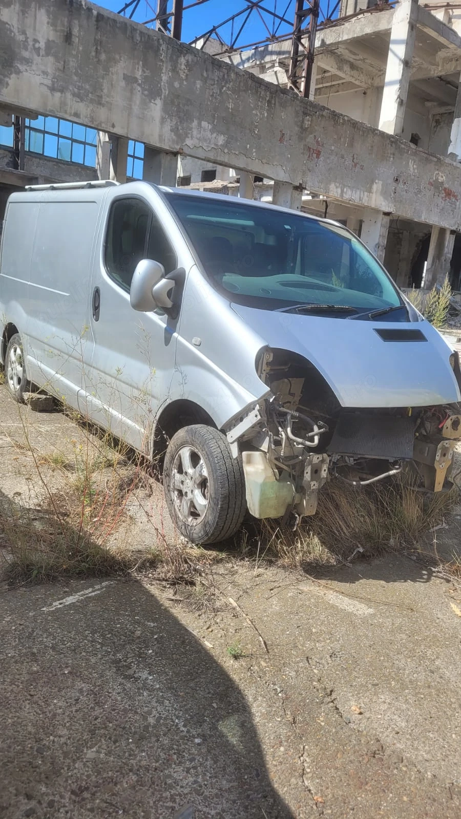 Dezmembrez Renault Trafic 2000 DCI