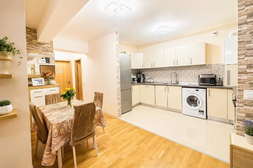 APARTAMENT 4 CAMERE NEW TOWN RESIDENCE  DRISTORULUI