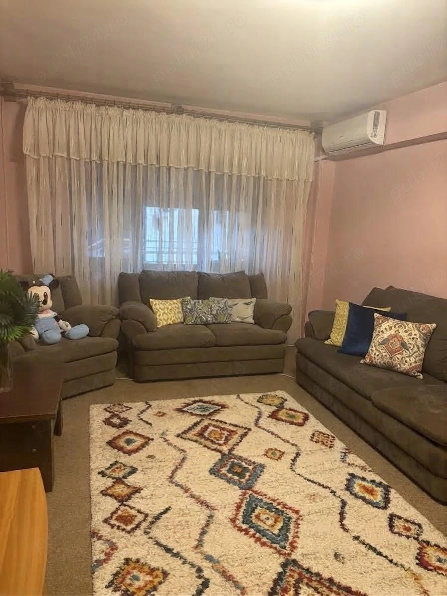 Închiriez Apartament 3 Camere, Bloc nou 2004,Parcul Florilor-Loc Parcare Inclus