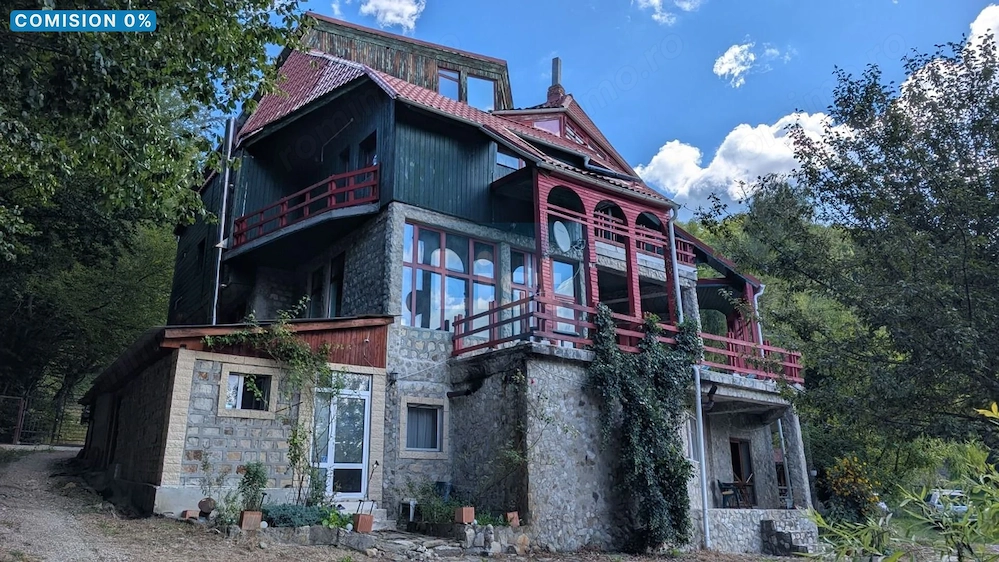 CASĂ DE VACANȚĂ – LEPȘA| 804 MP UTILI | 14 CAMERE | TEREN 1.857 MP