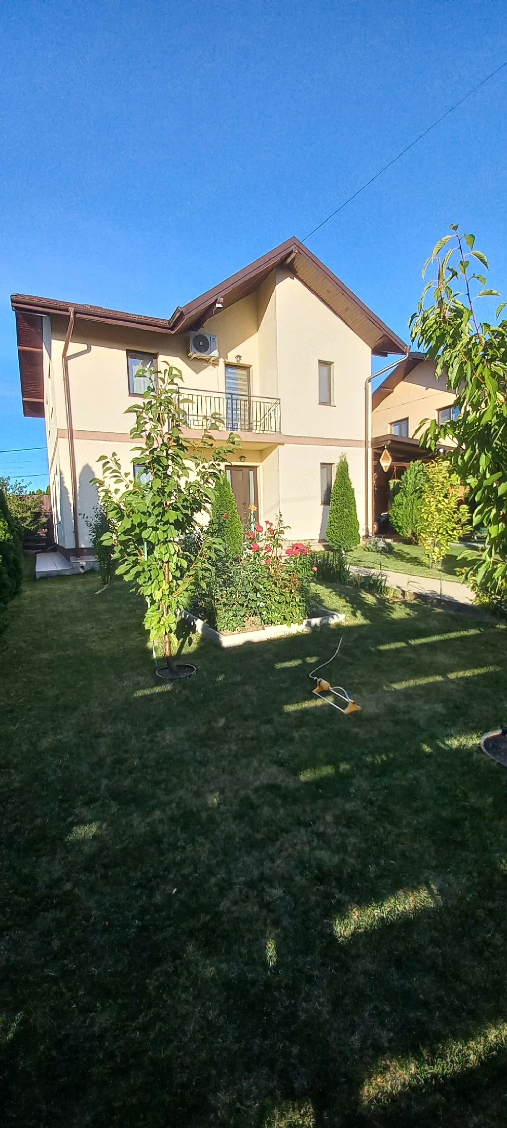 casă cu etaj