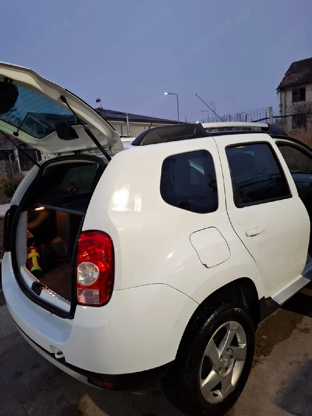 Vând dacia Duster
