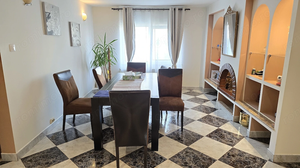 Vand apartament 4 camere cu GARAJ in Deva, zona Dorobanti, etaj 2, bloc de 4 etaje din anul 1991,