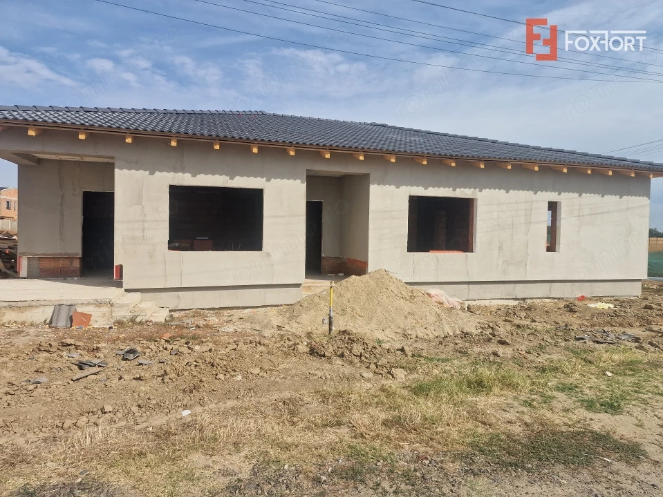 Duplex nou de vanzare cu 3 camere si teren de 300 mp - zona Bucovat